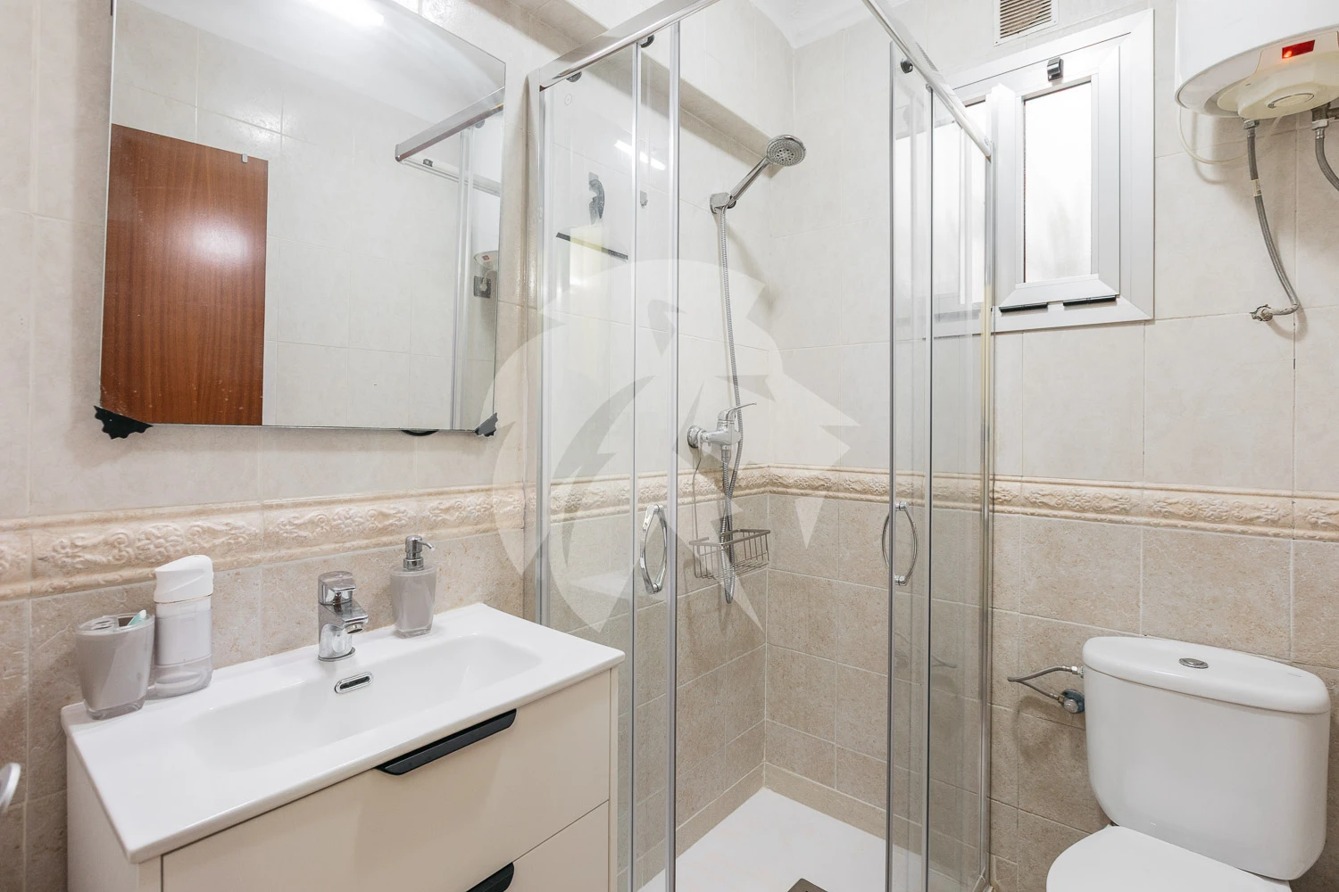 Large apartment with elevator – renovation needed Valencia city