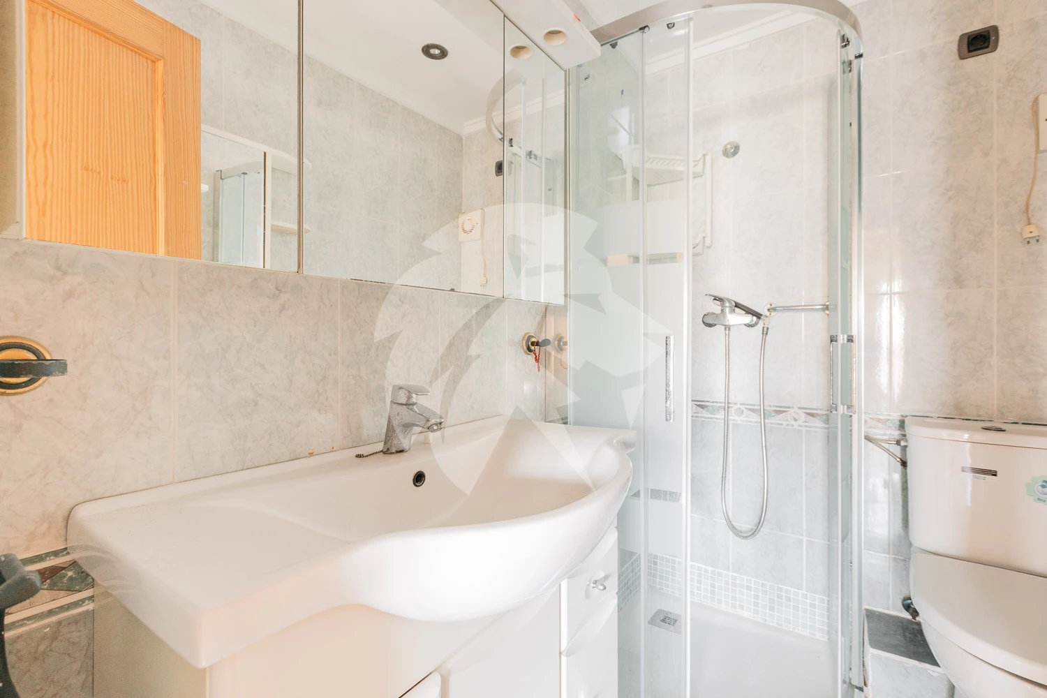 Bright corner apartment with 3 bedrooms in a prime location Valencia – Patraix