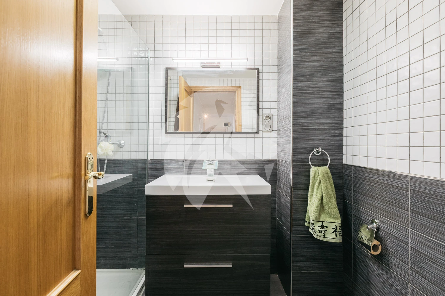 Bright three-room apartment with balcony in Valencia – Patraix