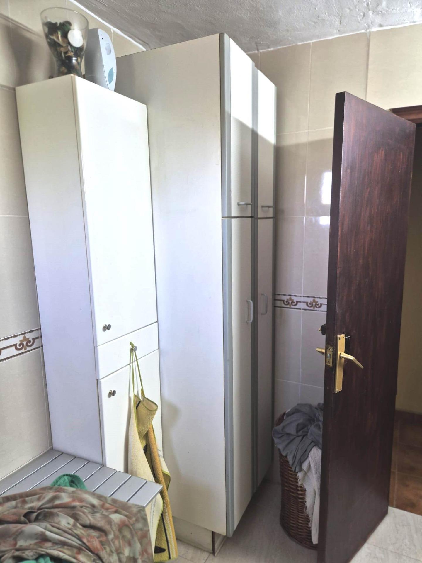 Charming villa with swimming pool and generous plot in Lliria