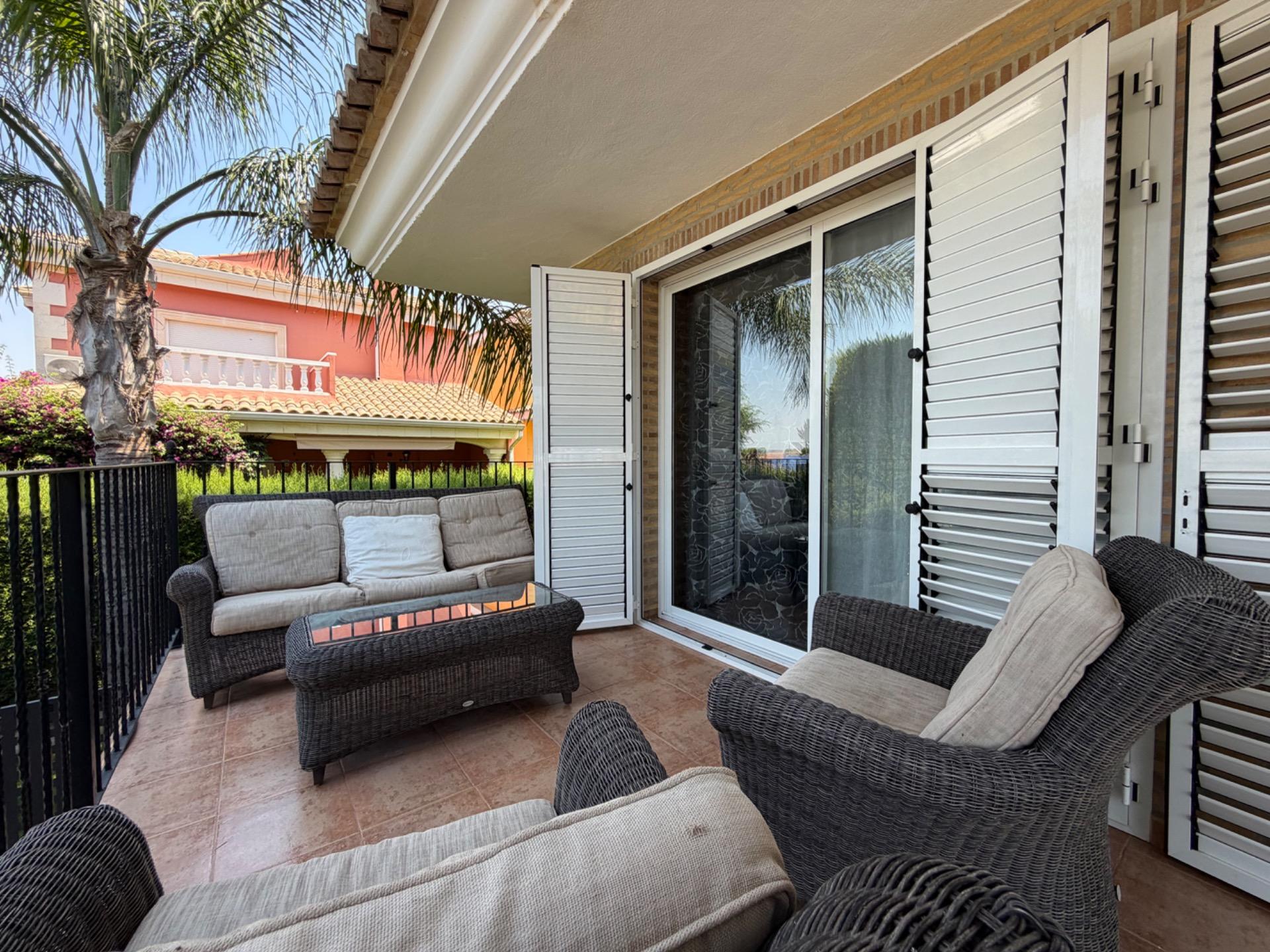 Villa for sale in Riba – Roja de Turia