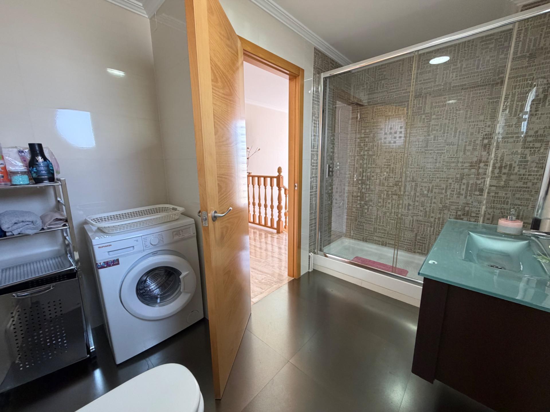 Villa for sale in Riba – Roja de Turia