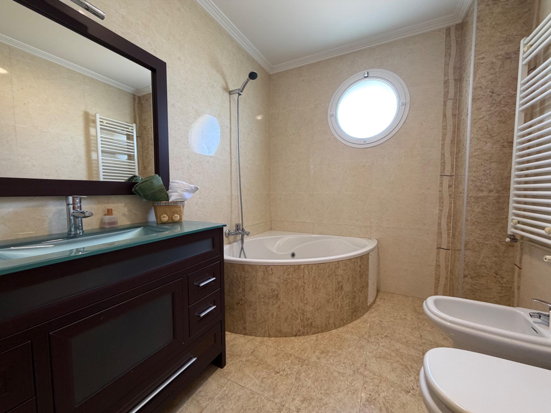 Villa for sale in Riba – Roja de Turia