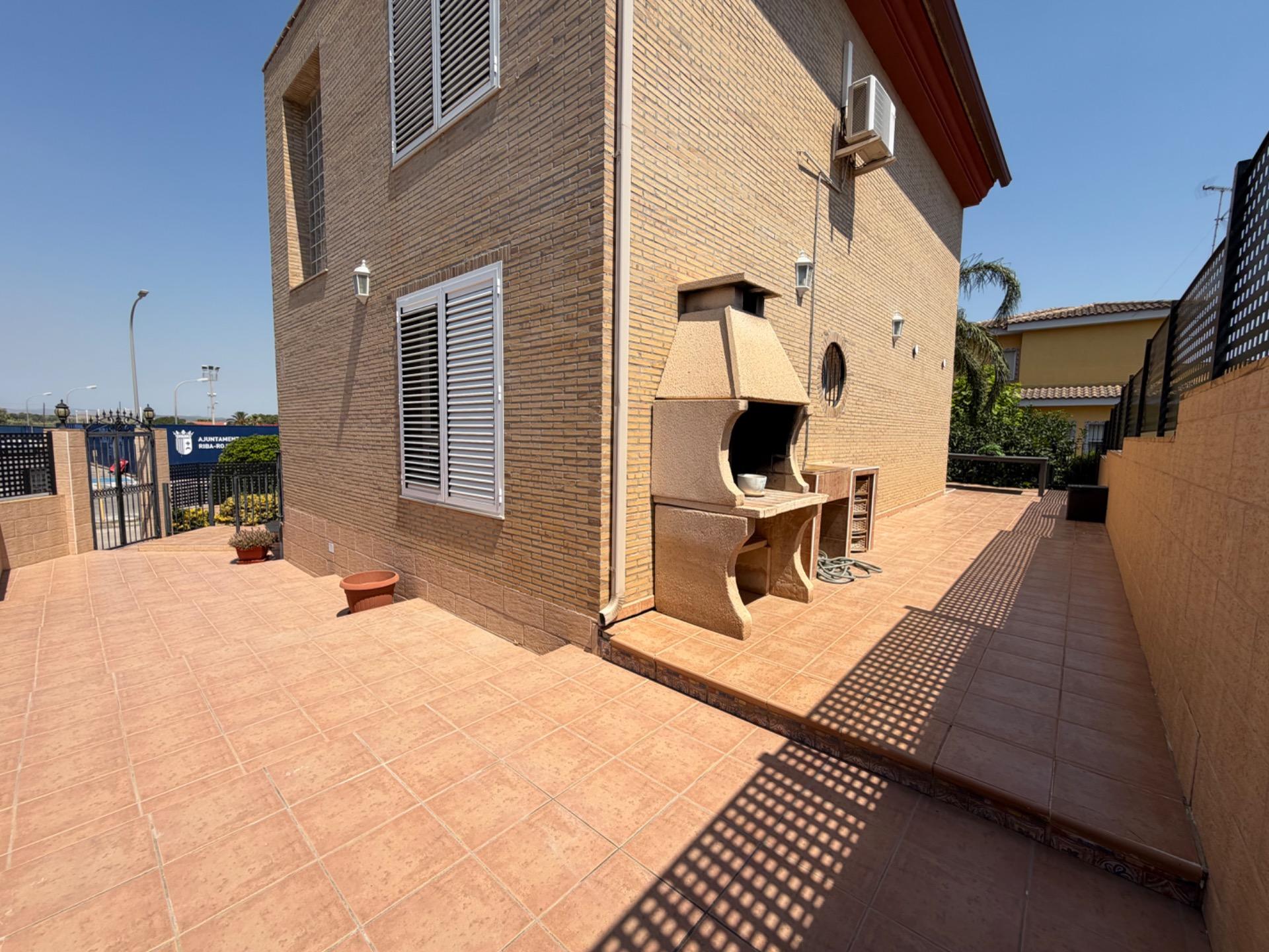 Villa for sale in Riba – Roja de Turia