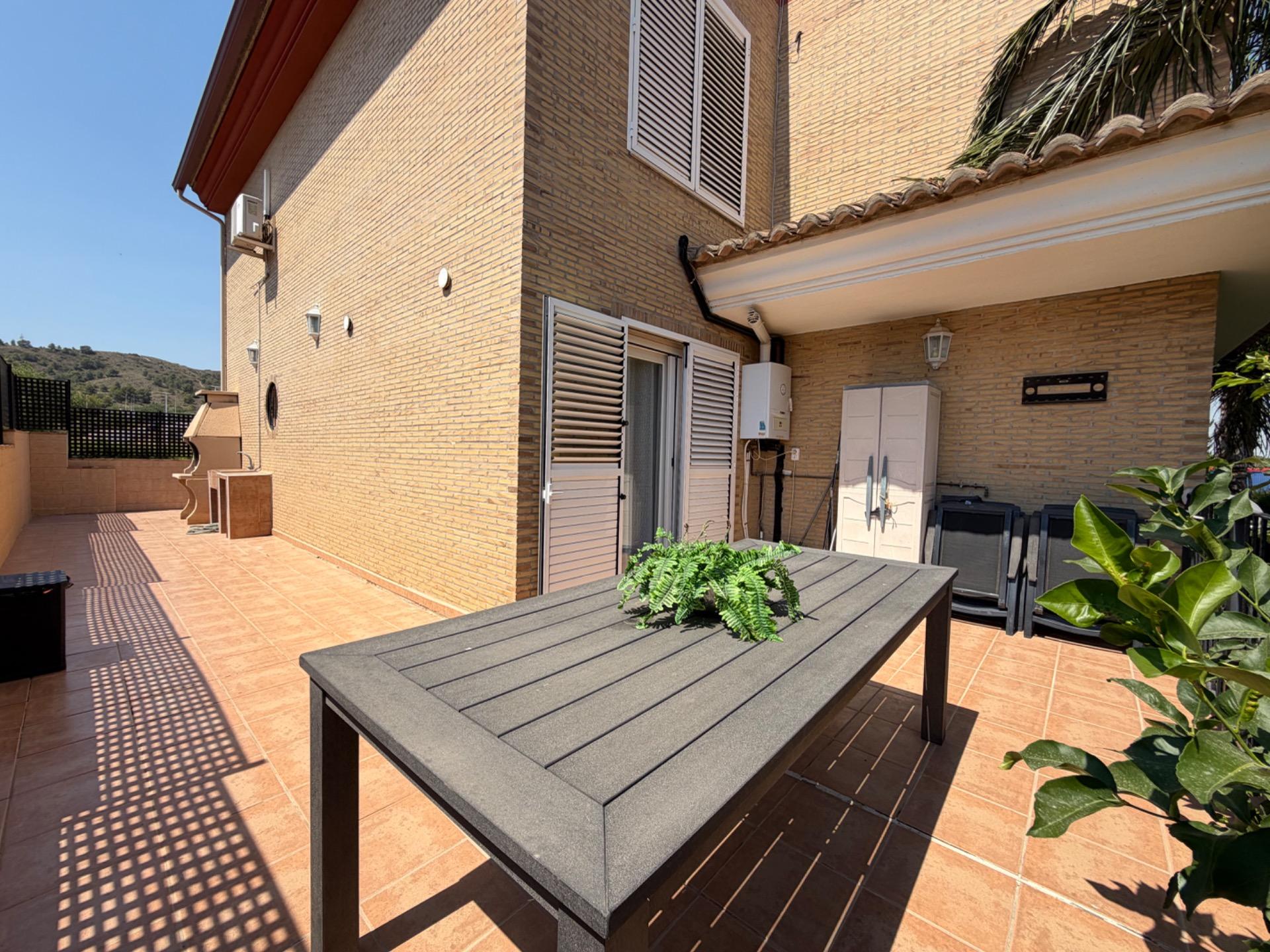 Villa for sale in Riba – Roja de Turia