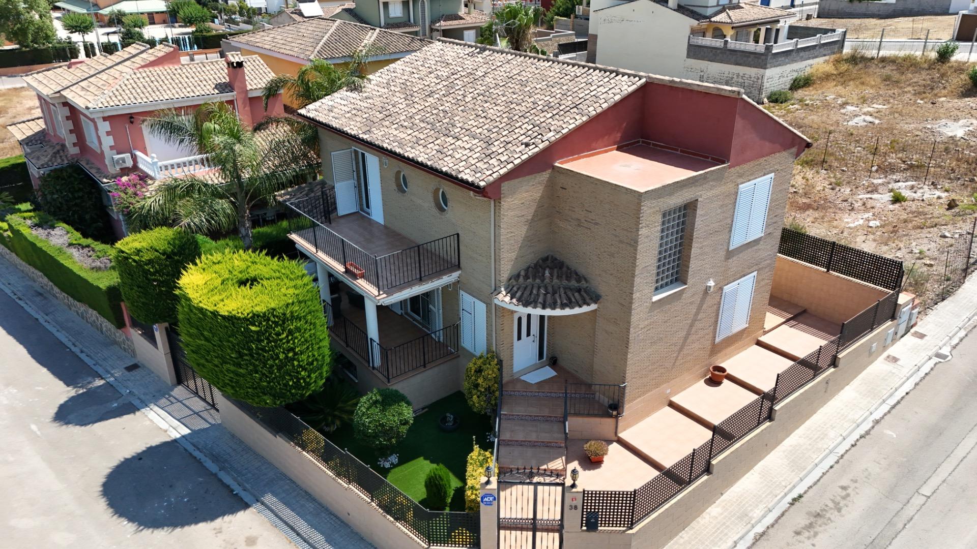 Villa for sale in Riba – Roja de Turia