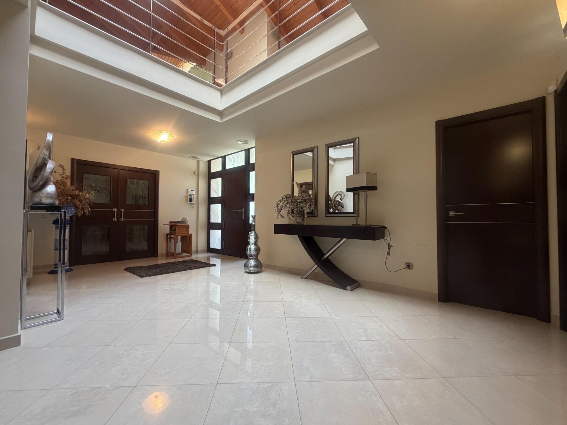 Villa for sale in La Pobla de Vallbona