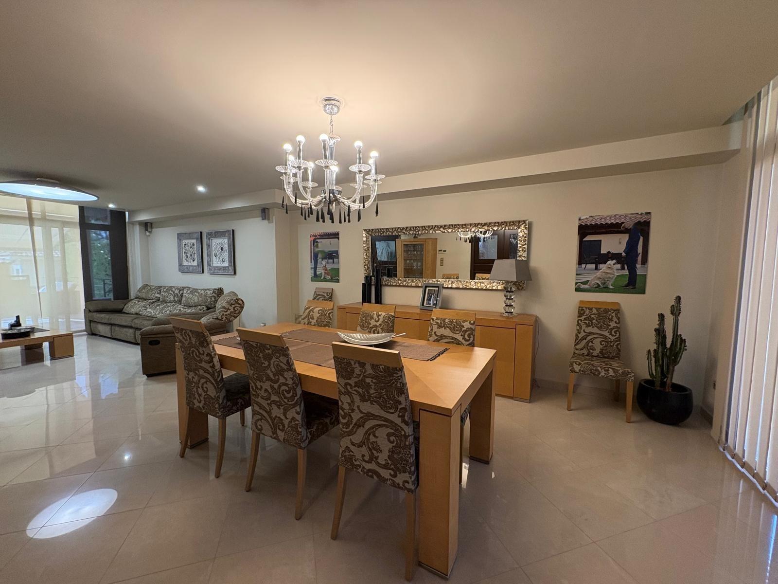 Villa for sale in La Pobla de Vallbona