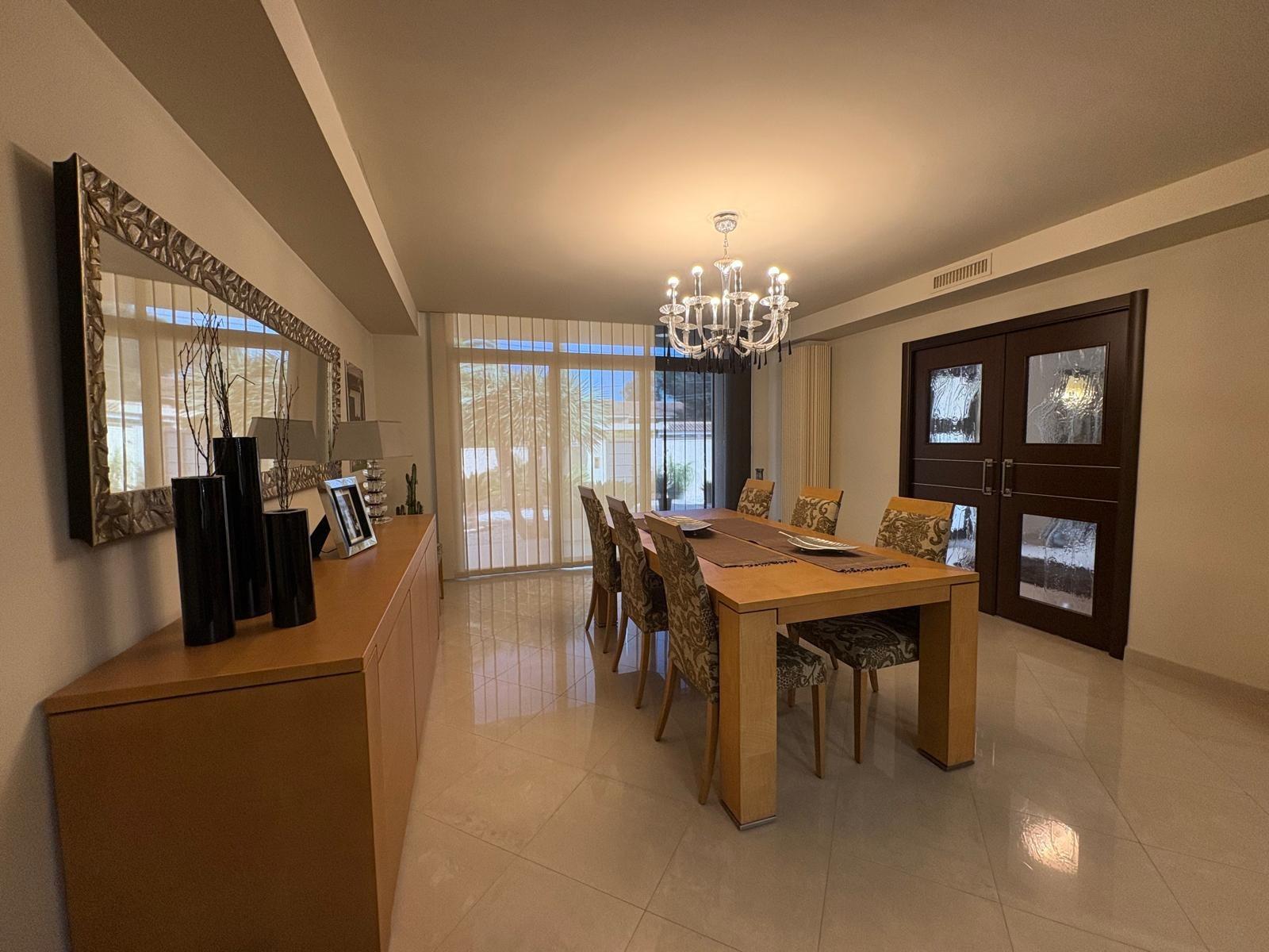 Villa for sale in La Pobla de Vallbona