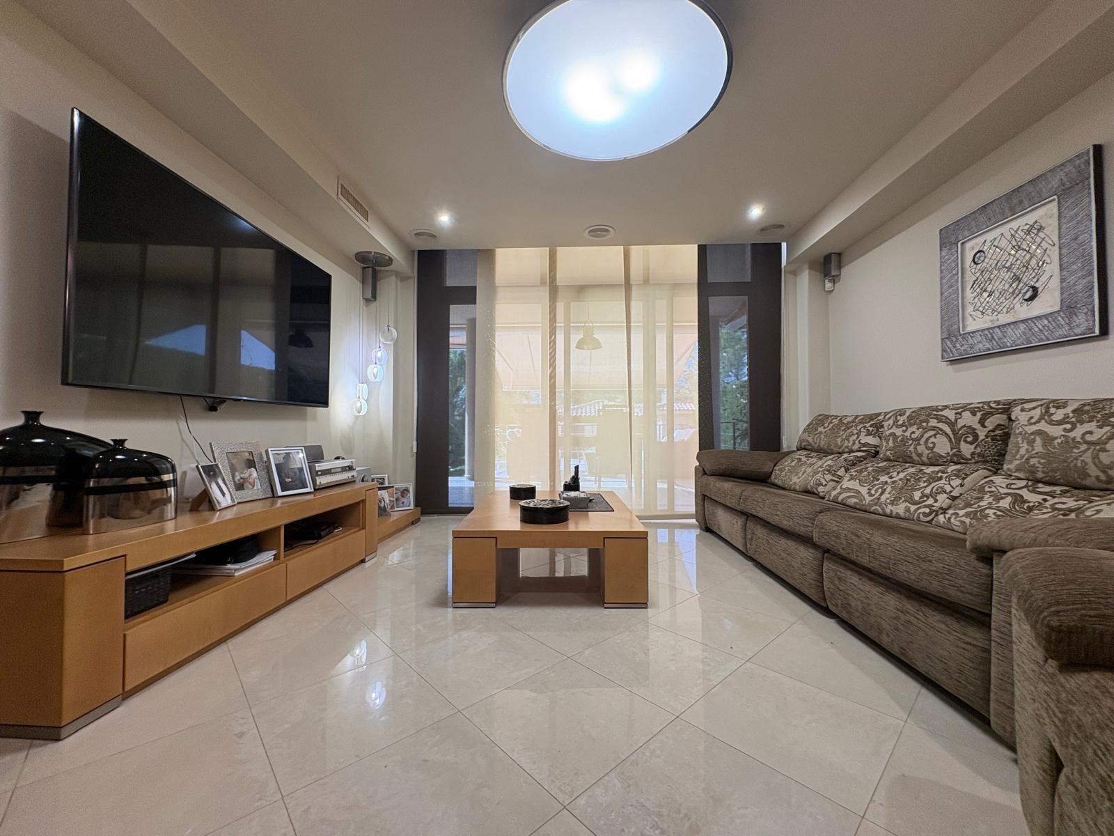 Villa for sale in La Pobla de Vallbona