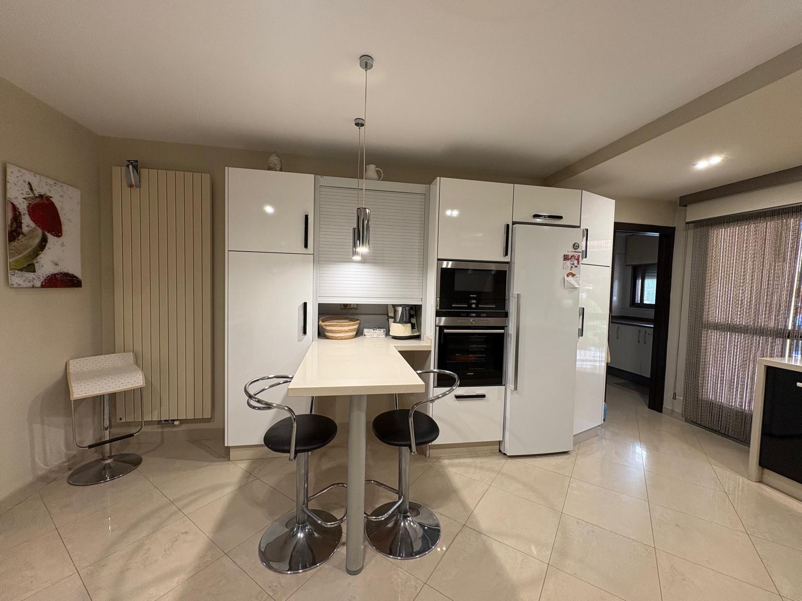 Villa for sale in La Pobla de Vallbona