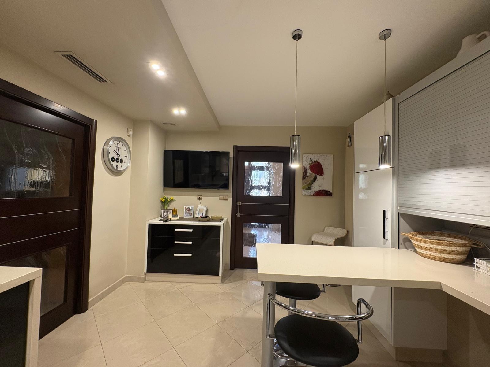 Villa for sale in La Pobla de Vallbona