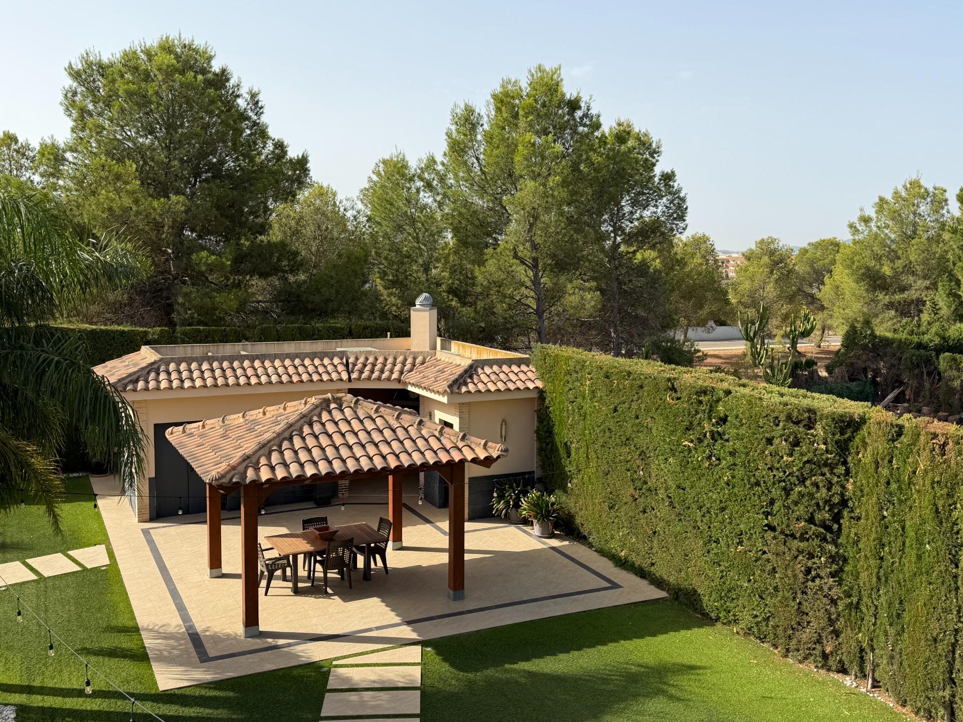 Villa for sale in La Pobla de Vallbona