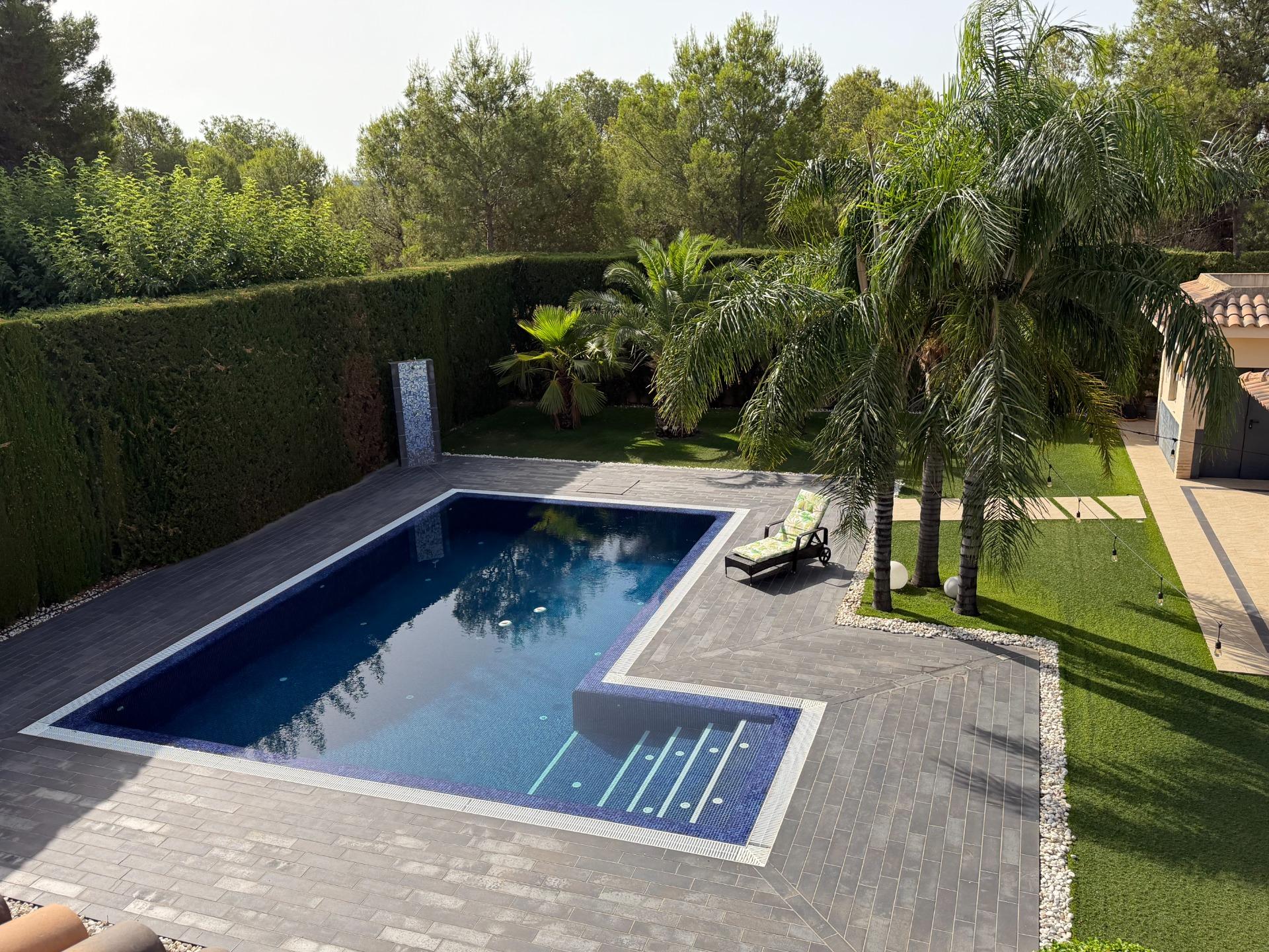 Villa for sale in La Pobla de Vallbona