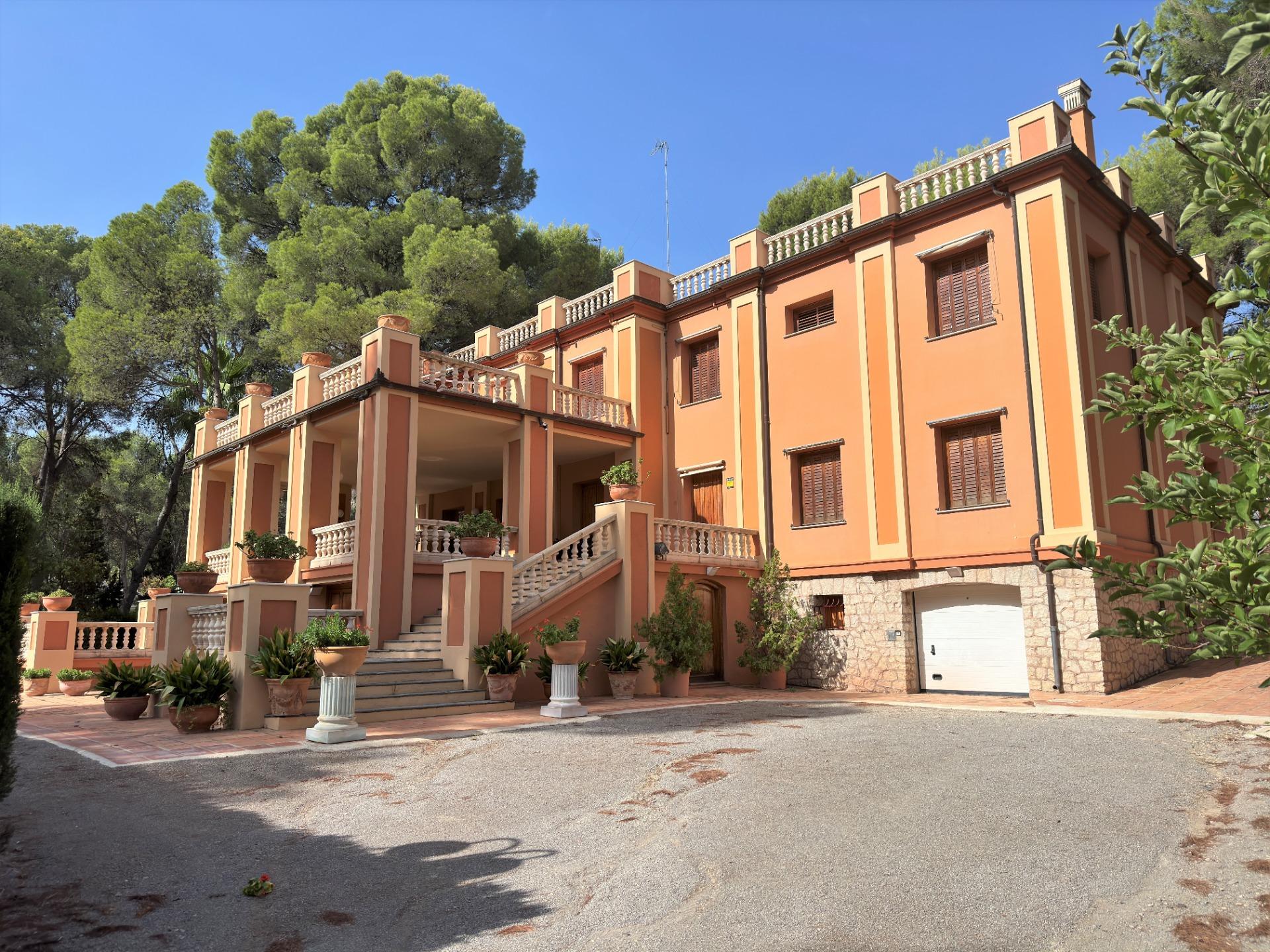 Villa for sale in Naquera