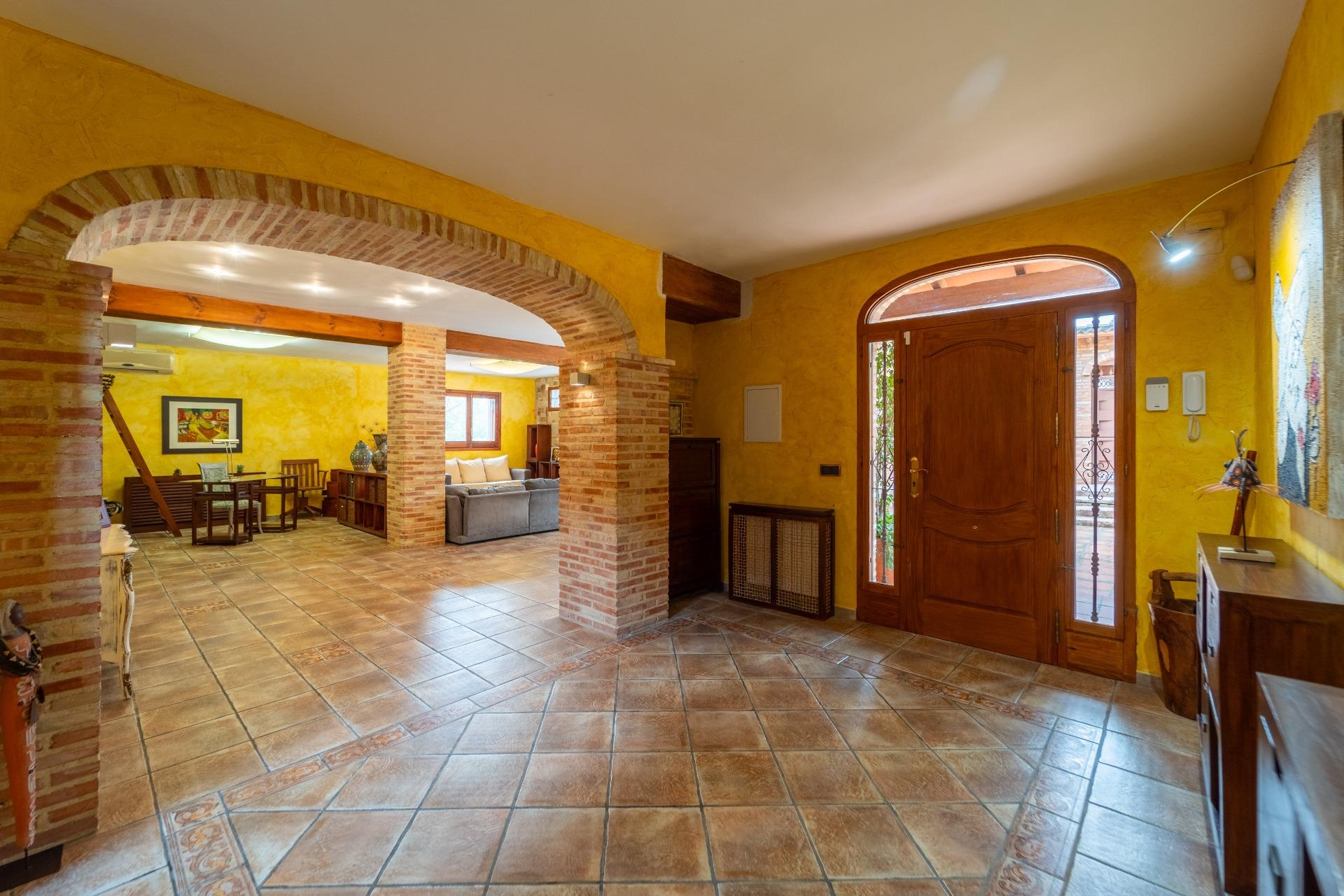 Villa for sale in Naquera