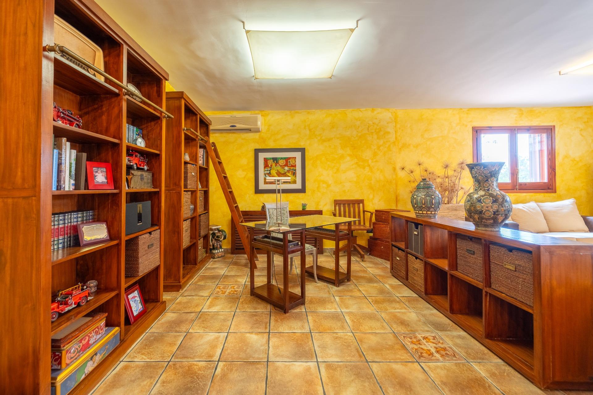Villa for sale in Naquera