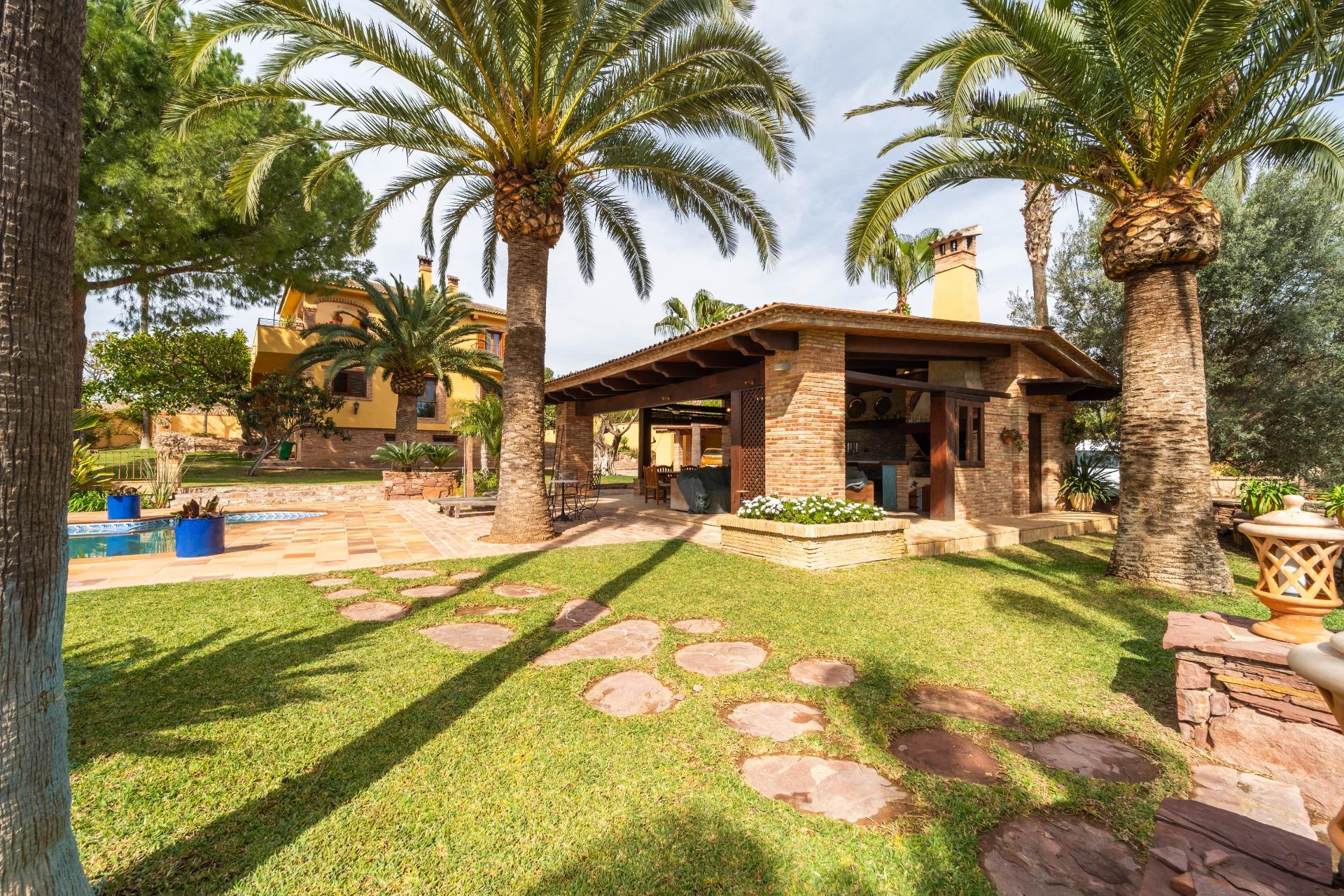 Villa for sale in Naquera