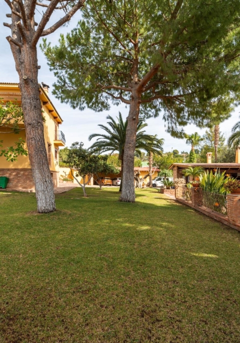 Villa for sale in Naquera