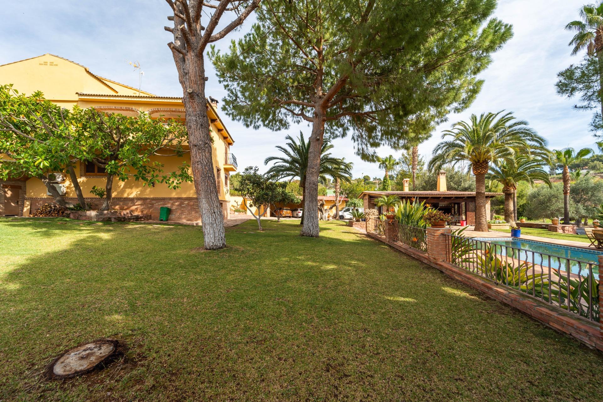Villa for sale in Naquera