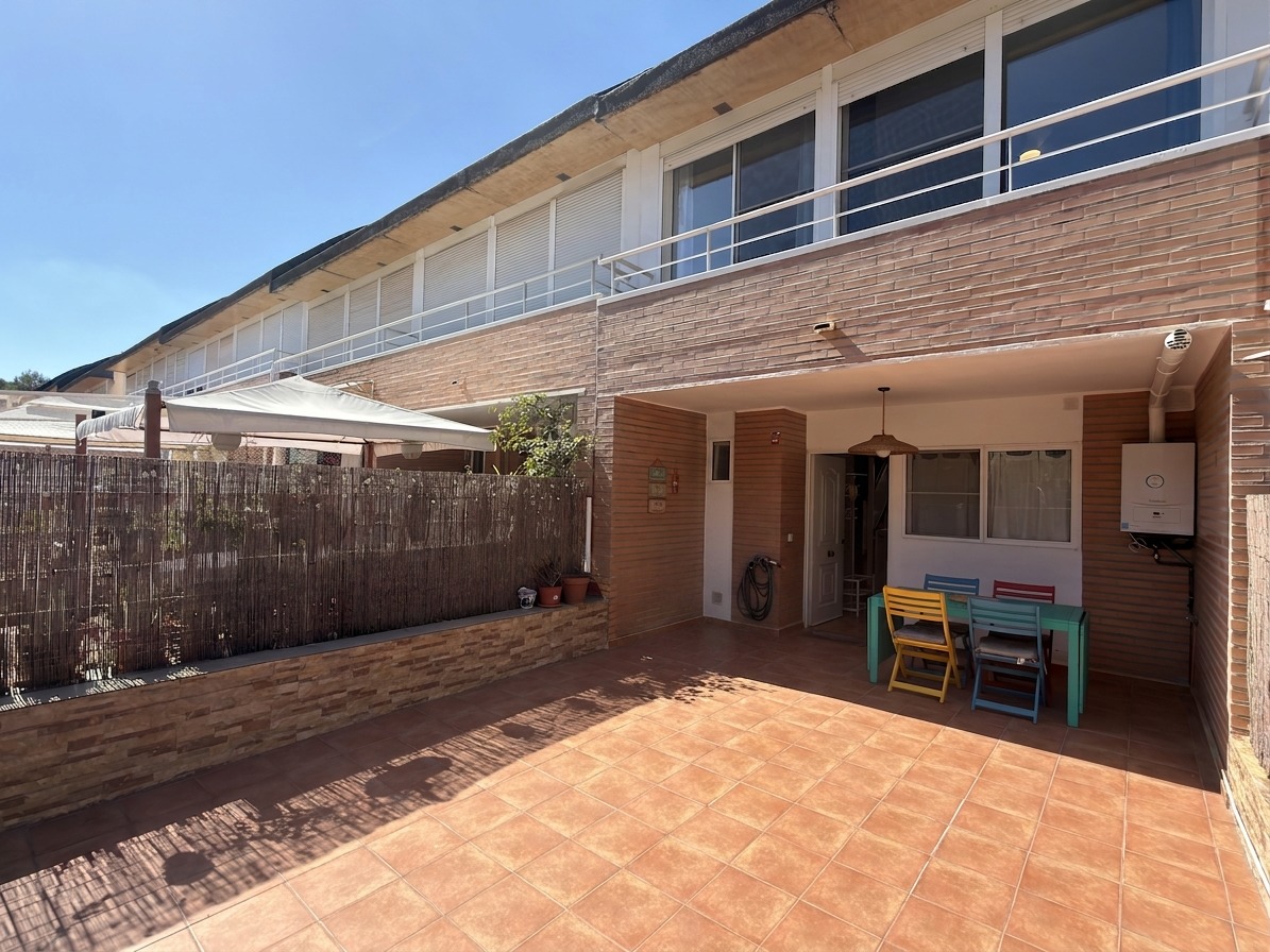 Villa for sale in Naquera