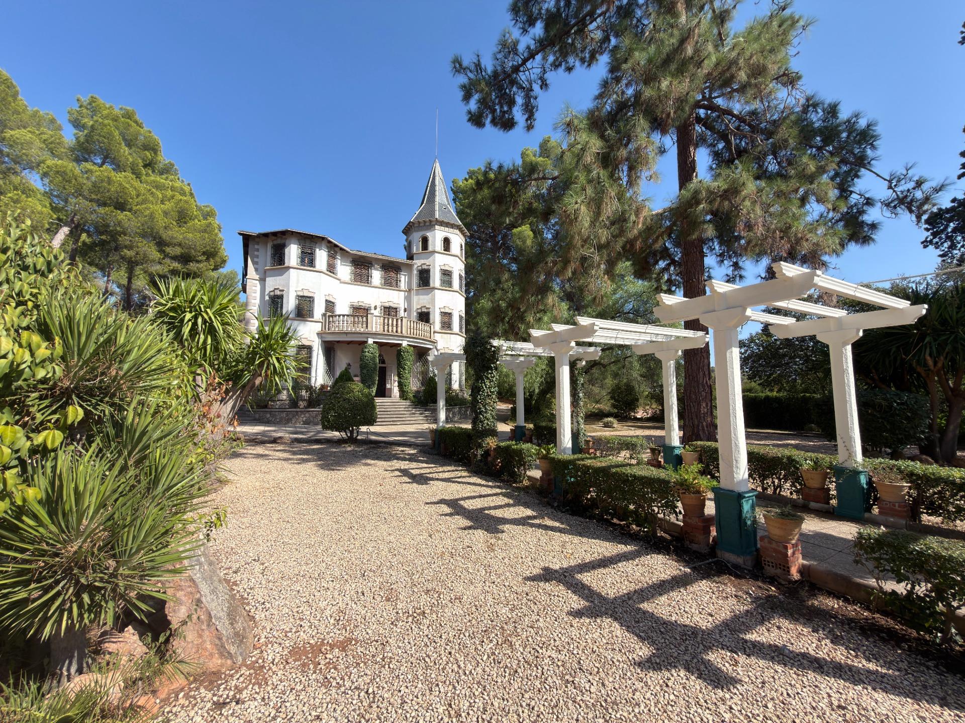 Villa for sale in Naquera