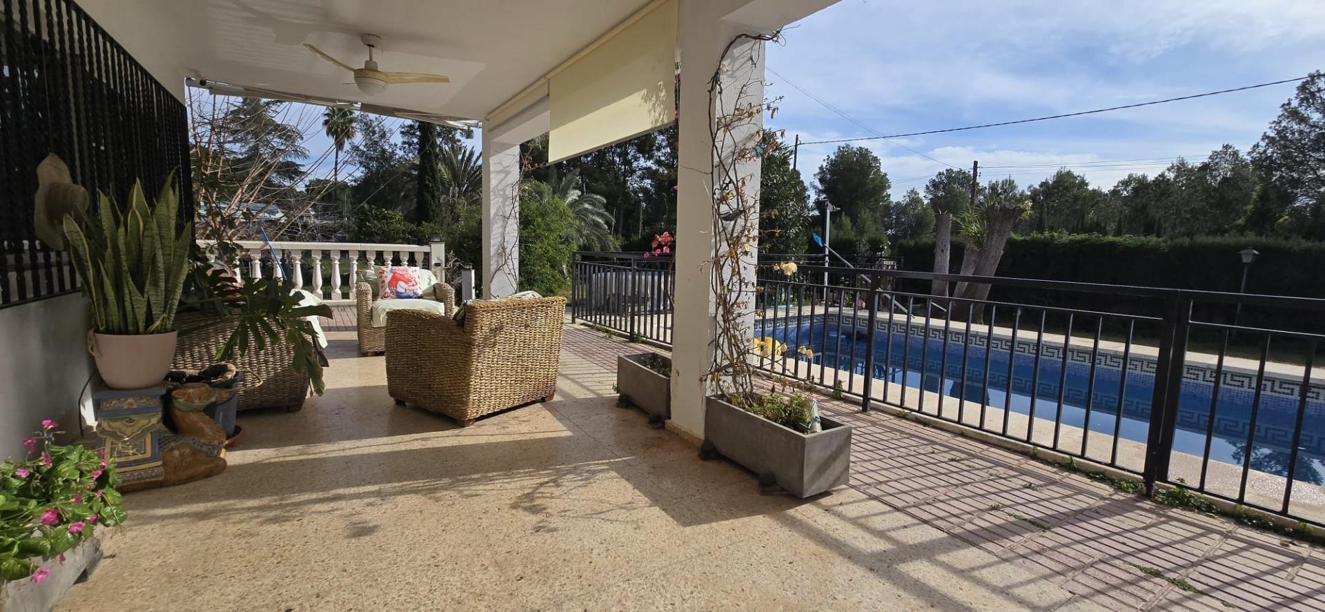 Villa for sale in Olocau