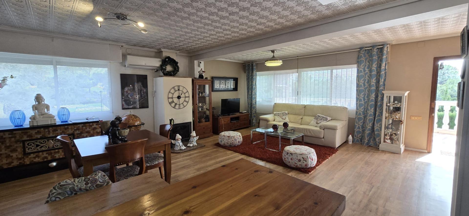 Villa for sale in Olocau