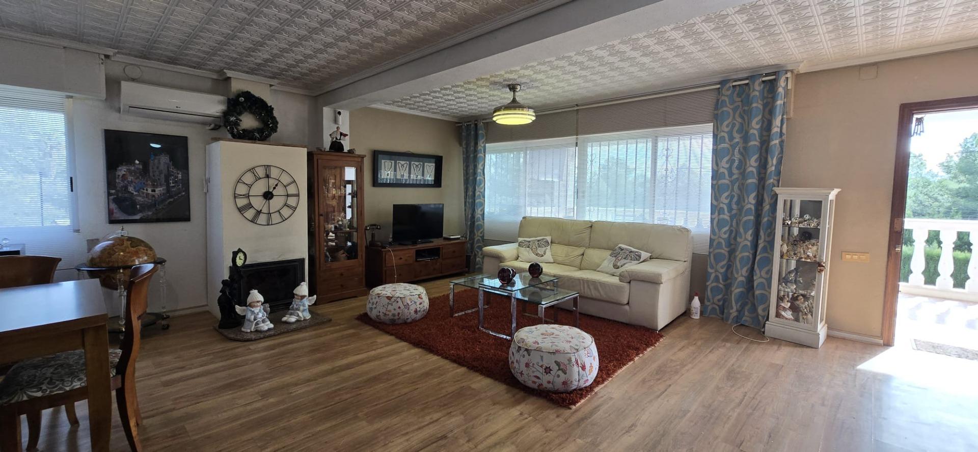 Villa for sale in Olocau
