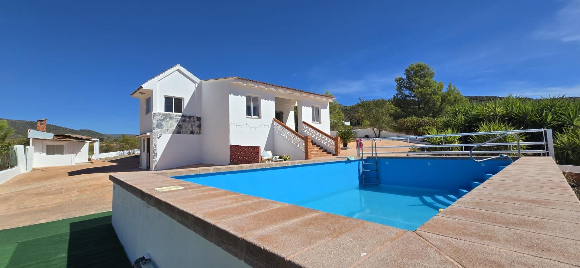 Villa for sale in Villar del Arzobispo