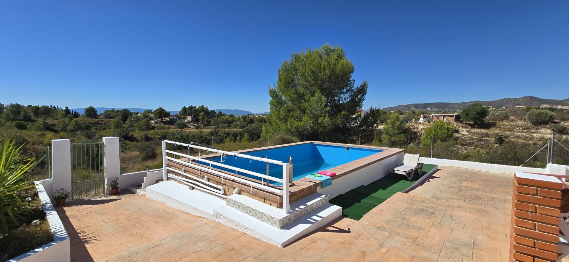 Villa for sale in Villar del Arzobispo