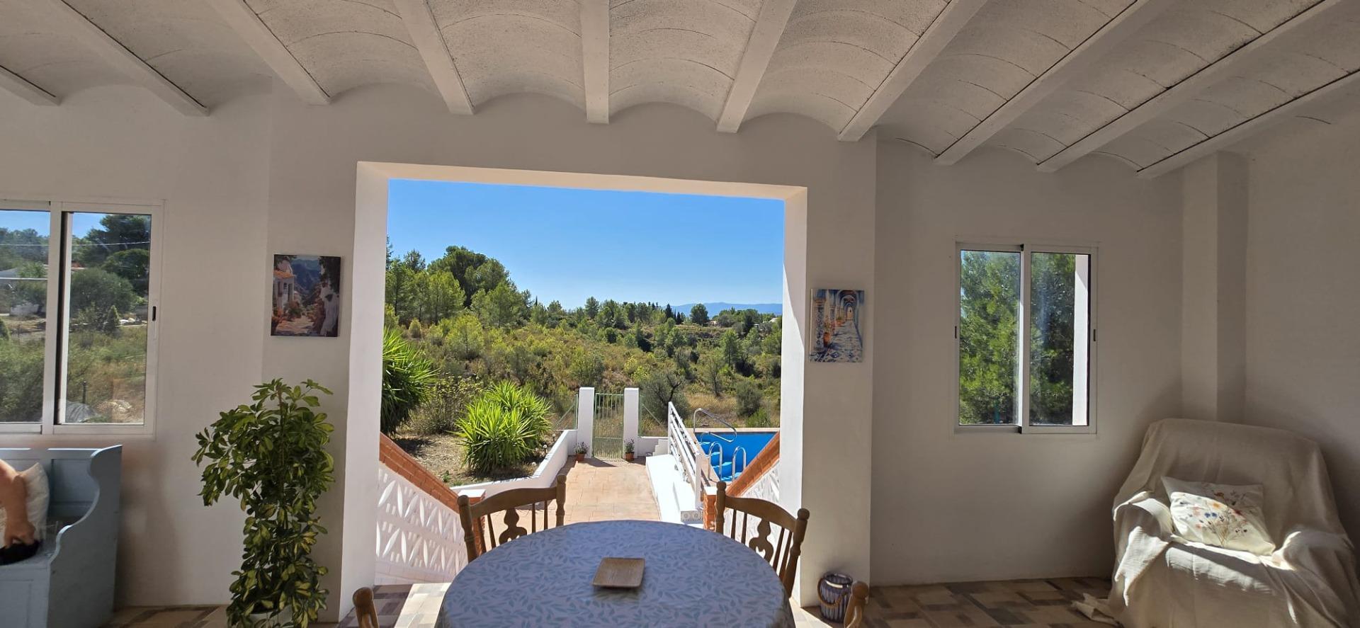 Villa for sale in Villar del Arzobispo