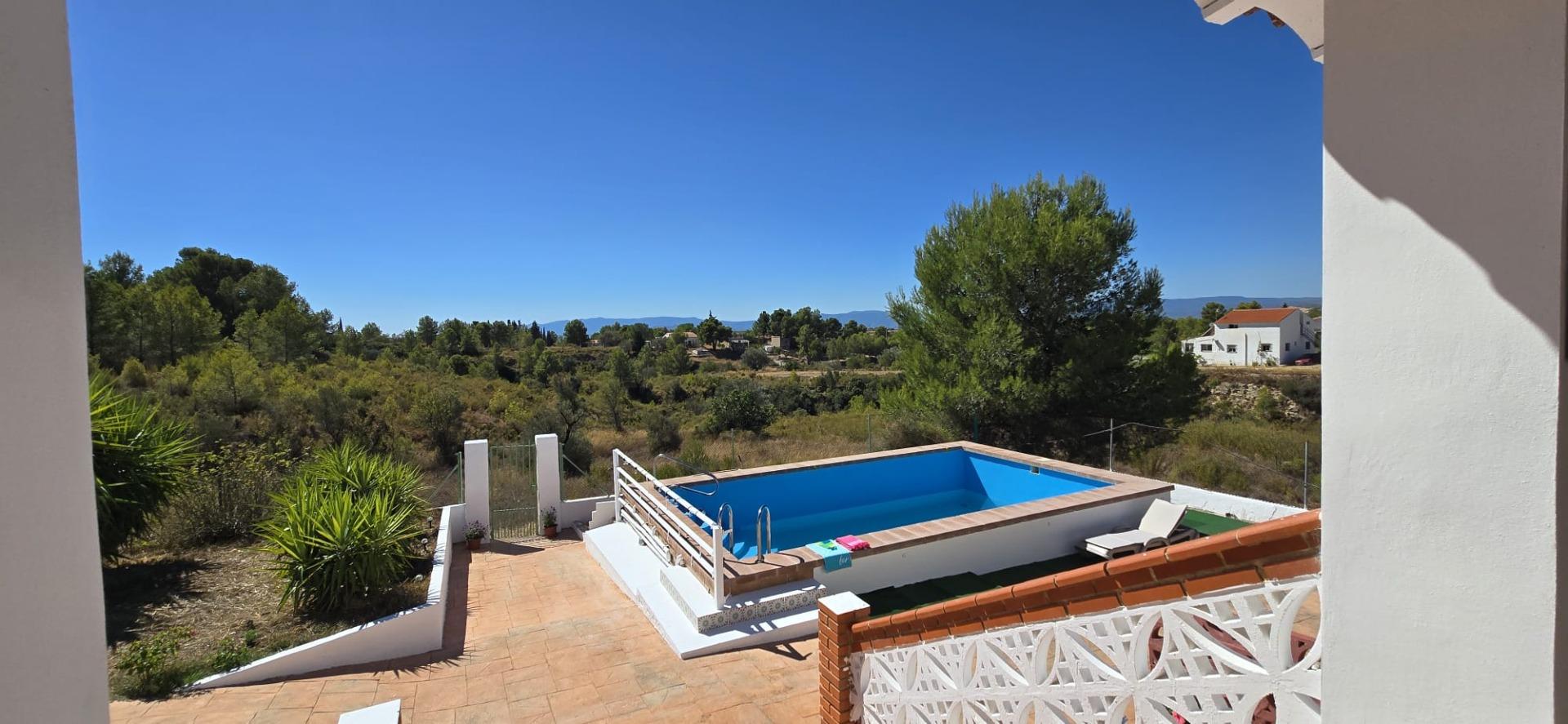 Villa for sale in Villar del Arzobispo