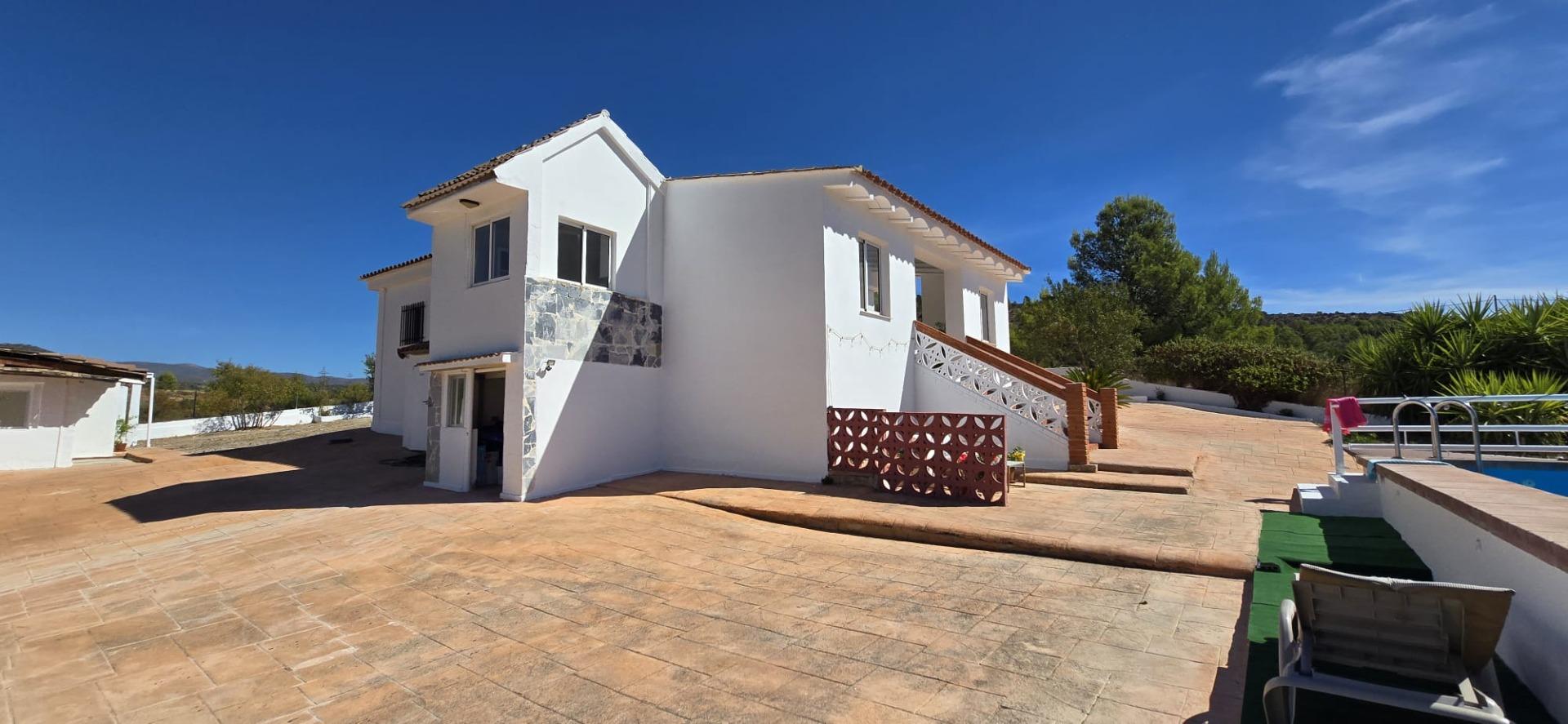 Villa for sale in Villar del Arzobispo