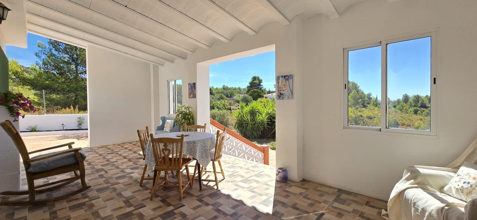 Villa for sale in Villar del Arzobispo