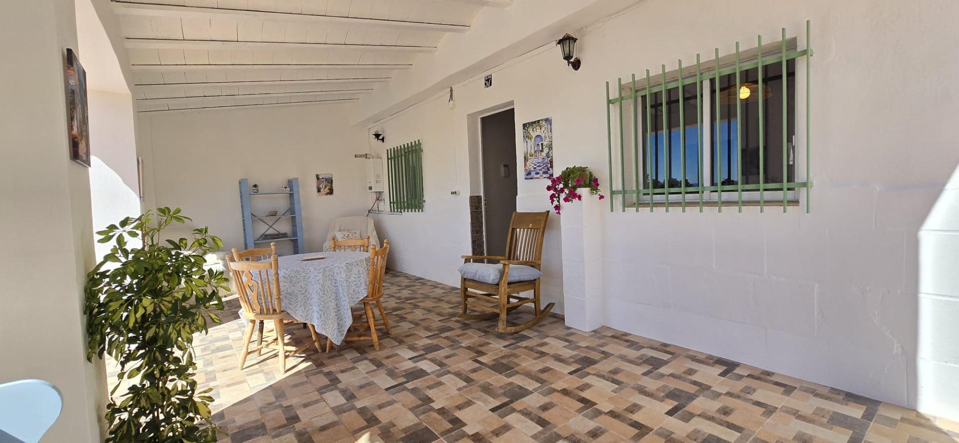 Villa for sale in Villar del Arzobispo