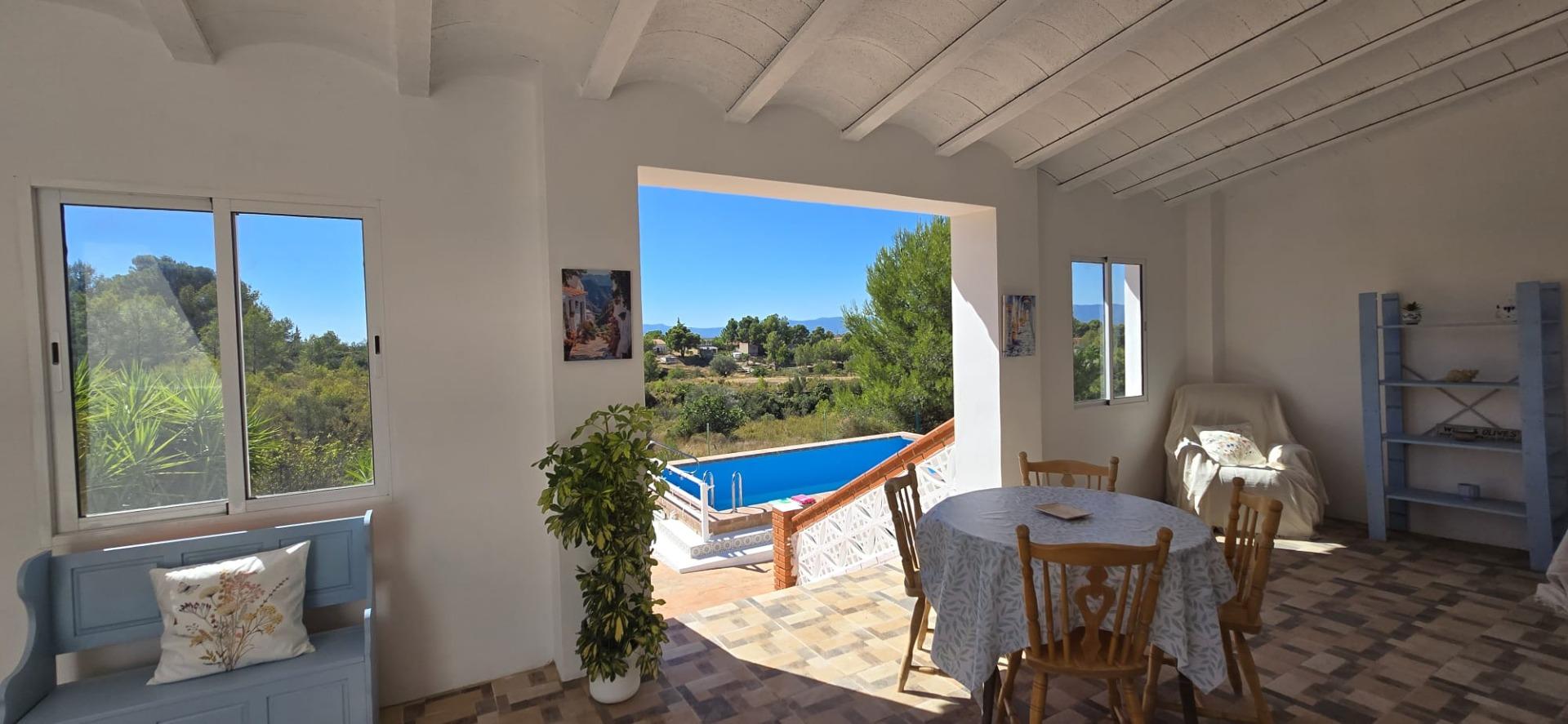 Villa for sale in Villar del Arzobispo