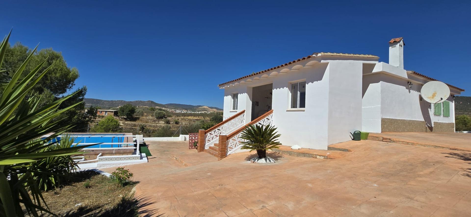 Villa for sale in Villar del Arzobispo