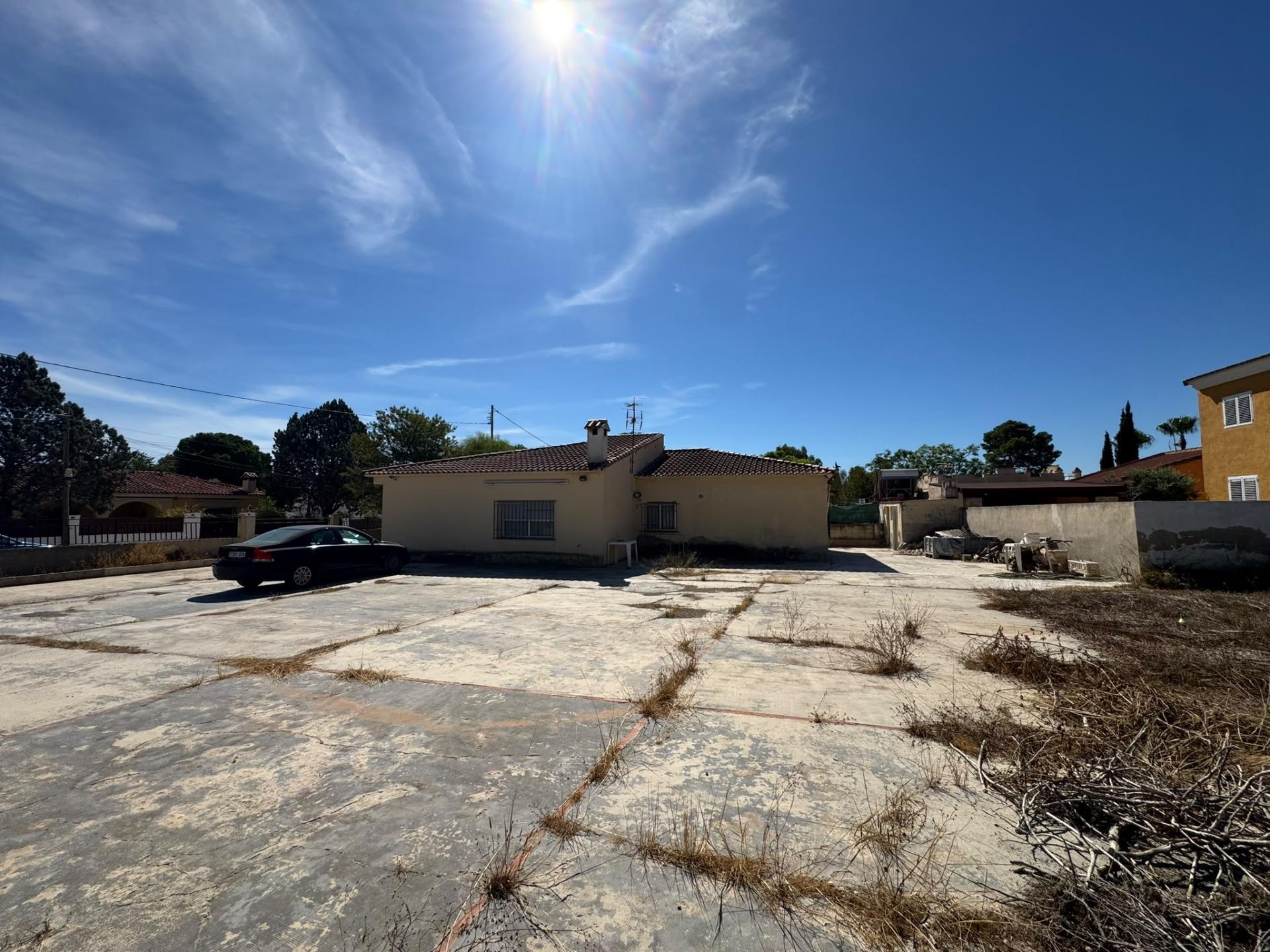 Villa for sale in Lliria