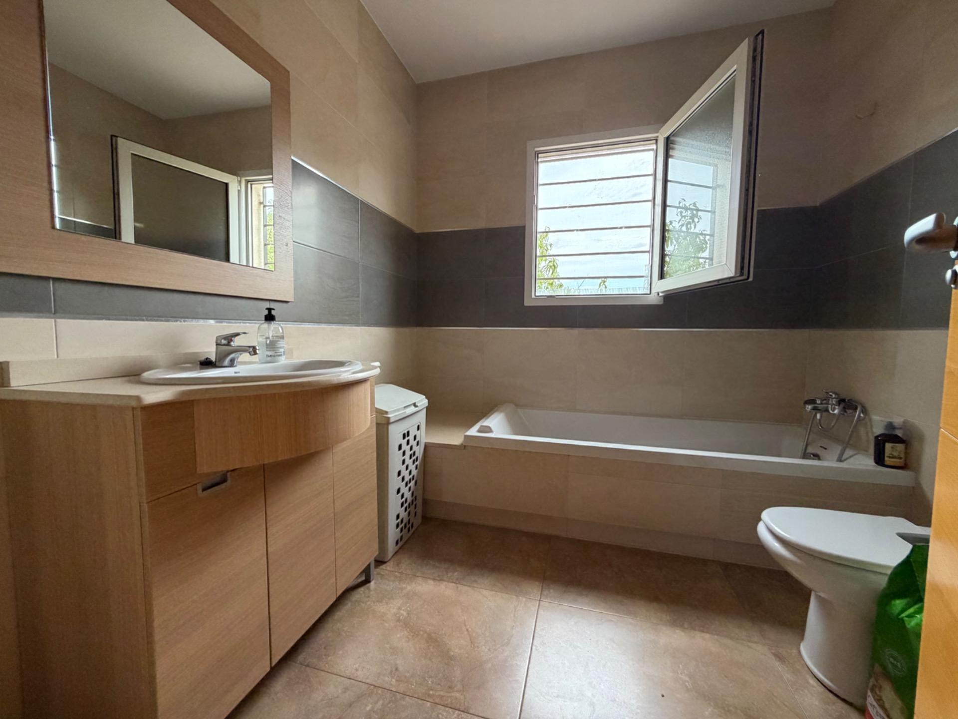 Villa for sale in Marines