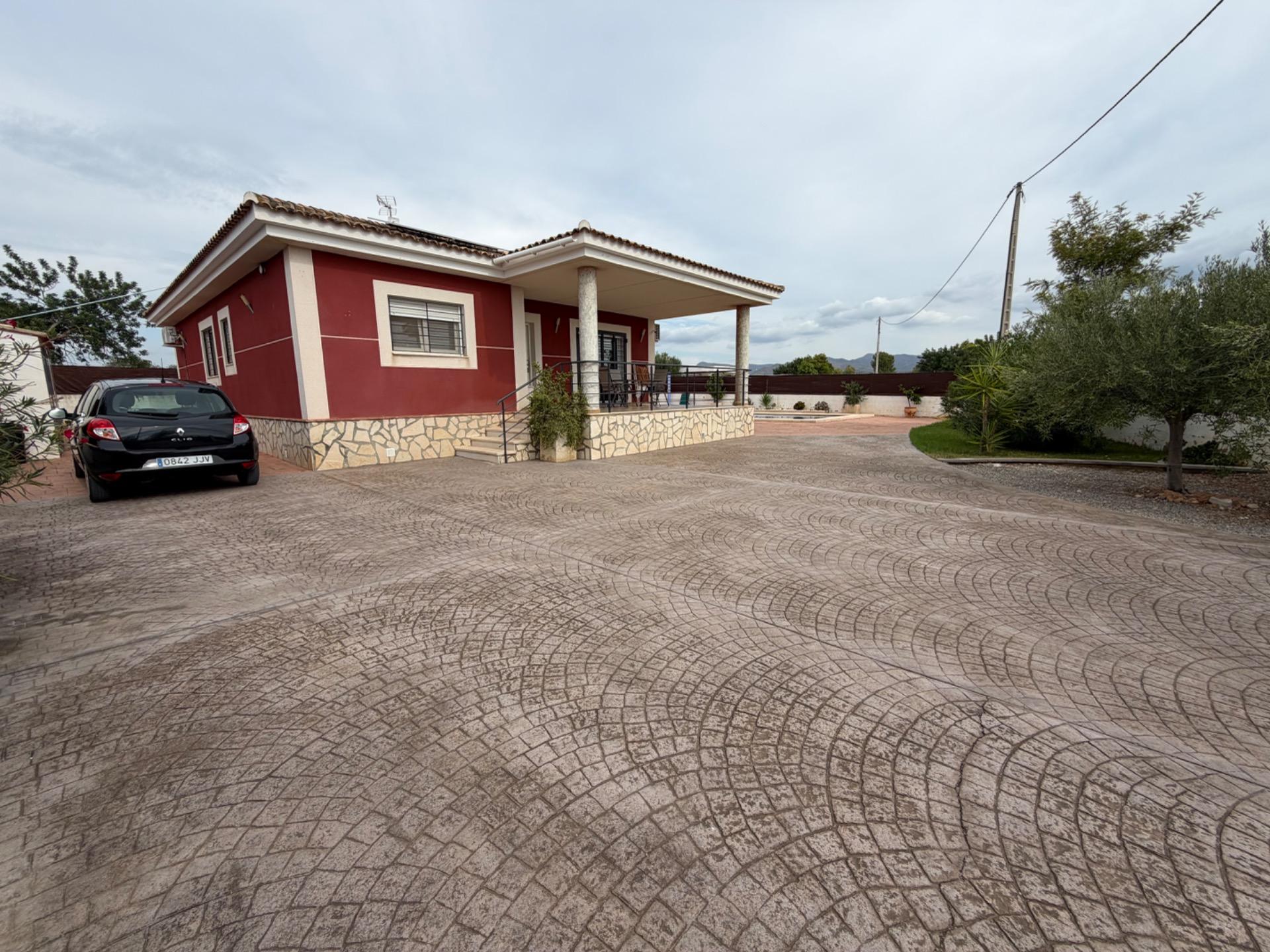 Villa for sale in Marines
