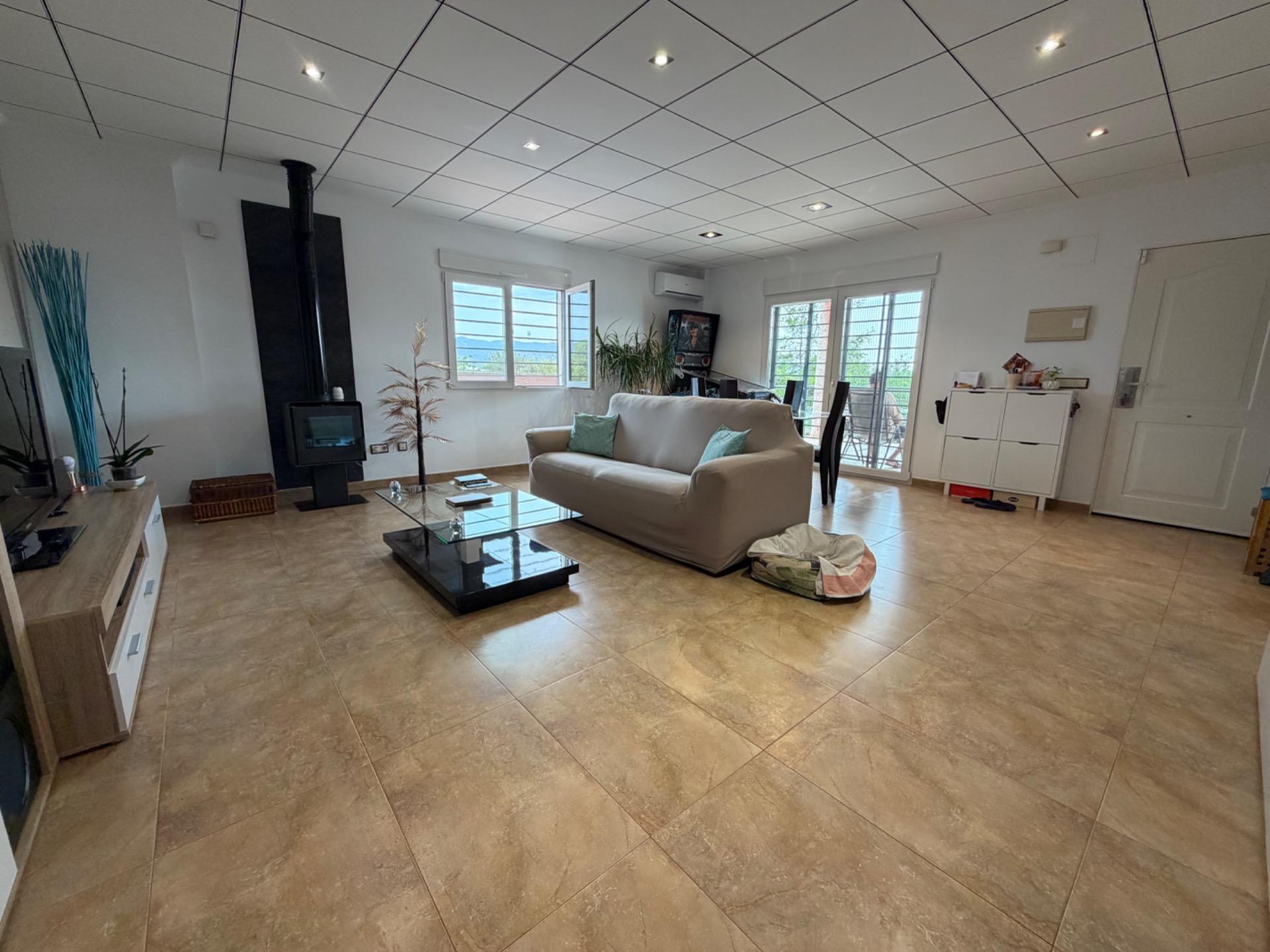 Villa for sale in Marines