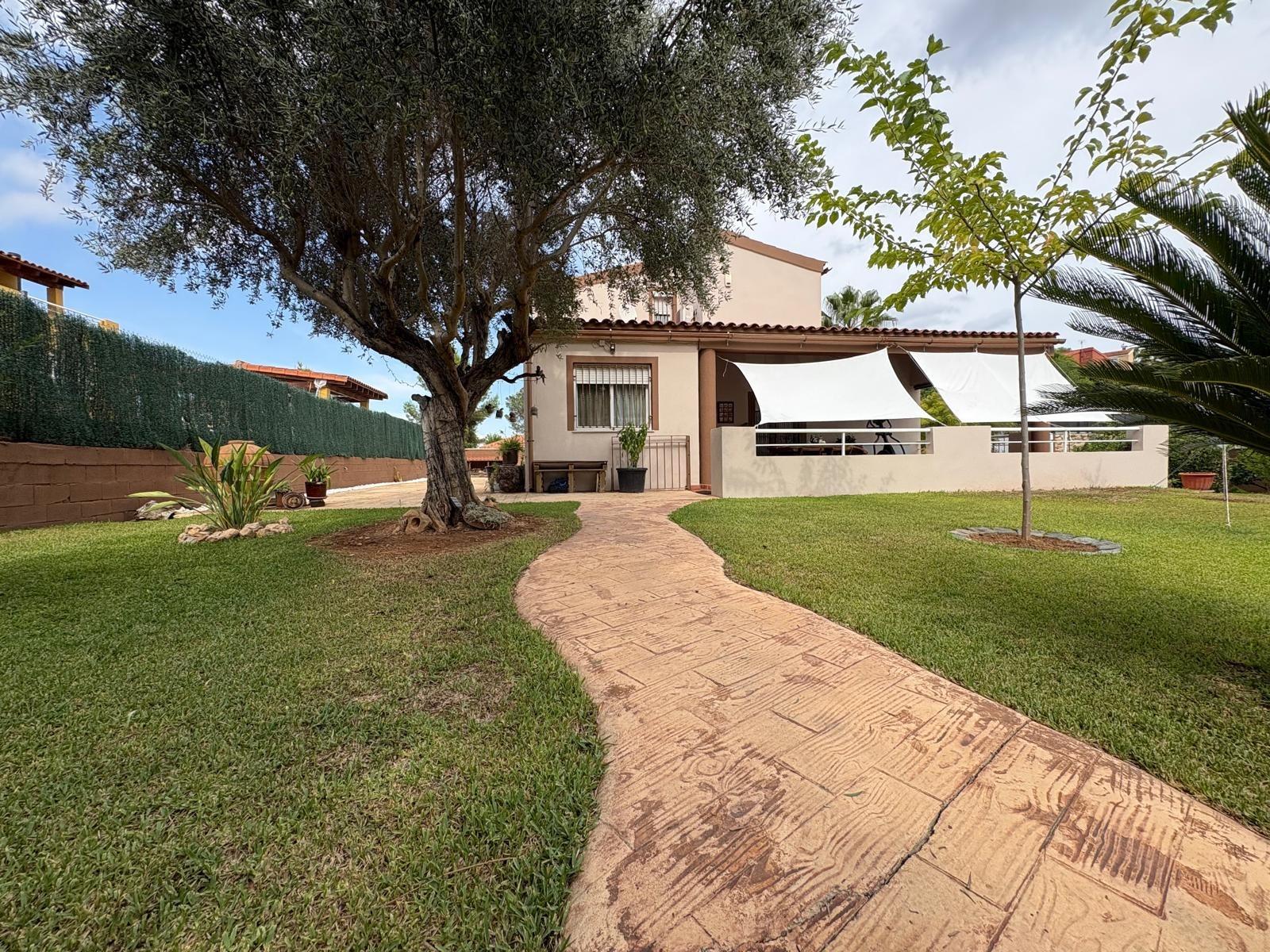 Villa for sale in Villamarchante