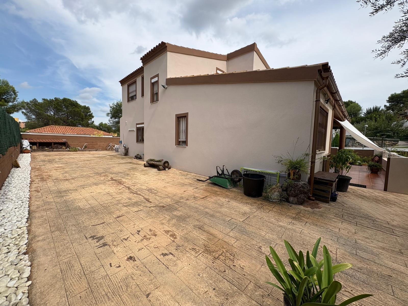Villa for sale in Villamarchante