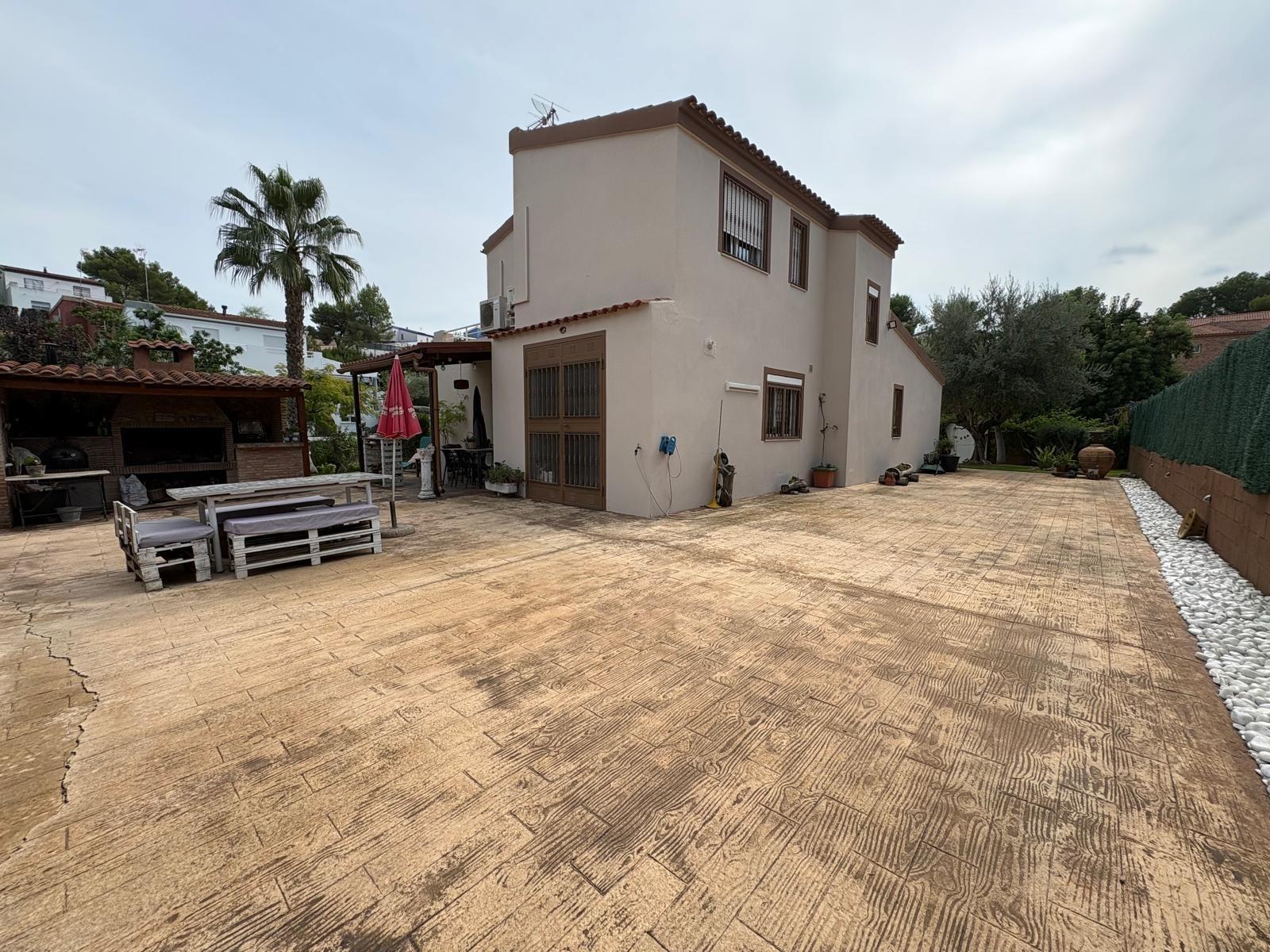 Villa for sale in Villamarchante