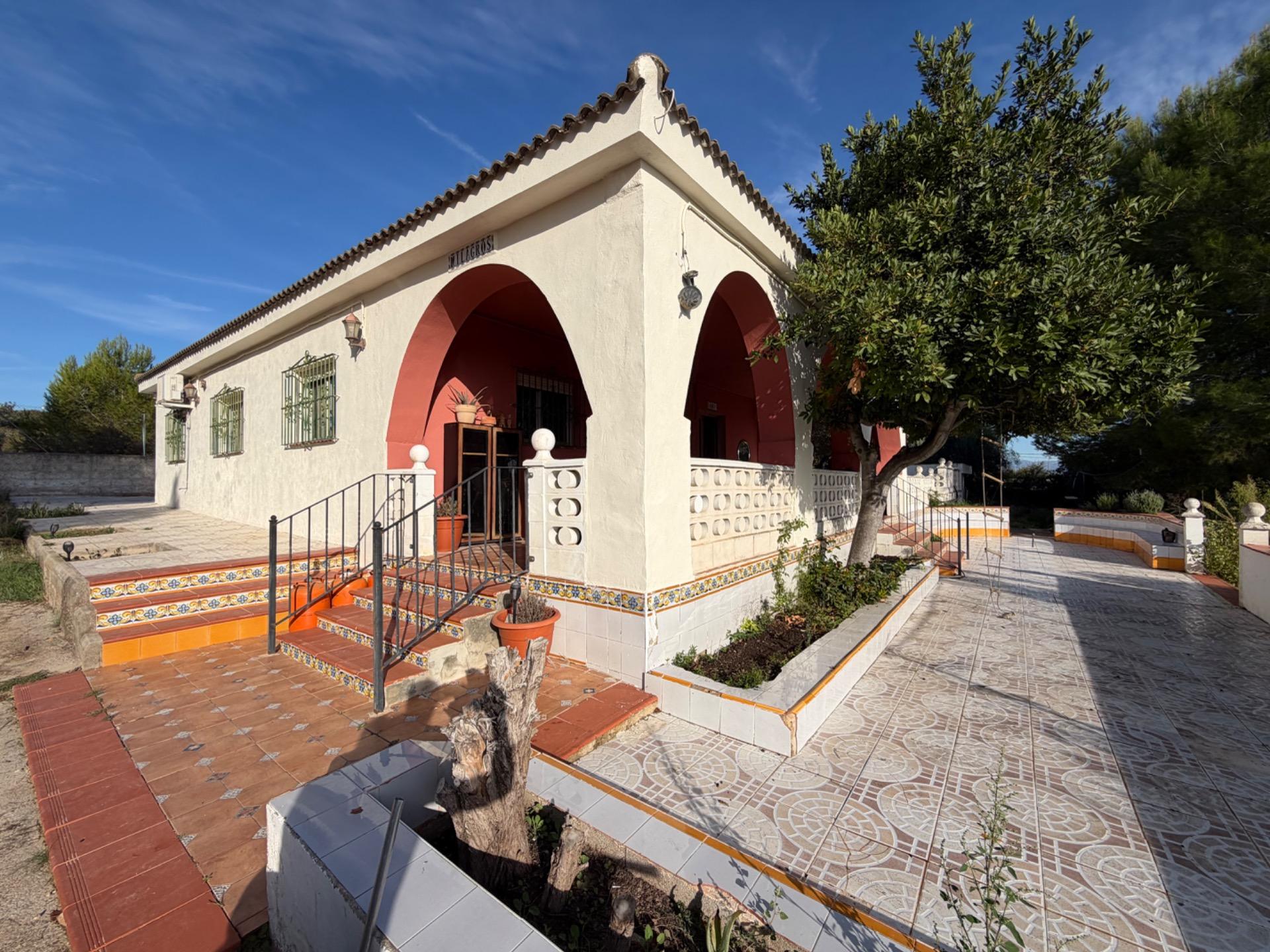 Villa for sale in Pedralba