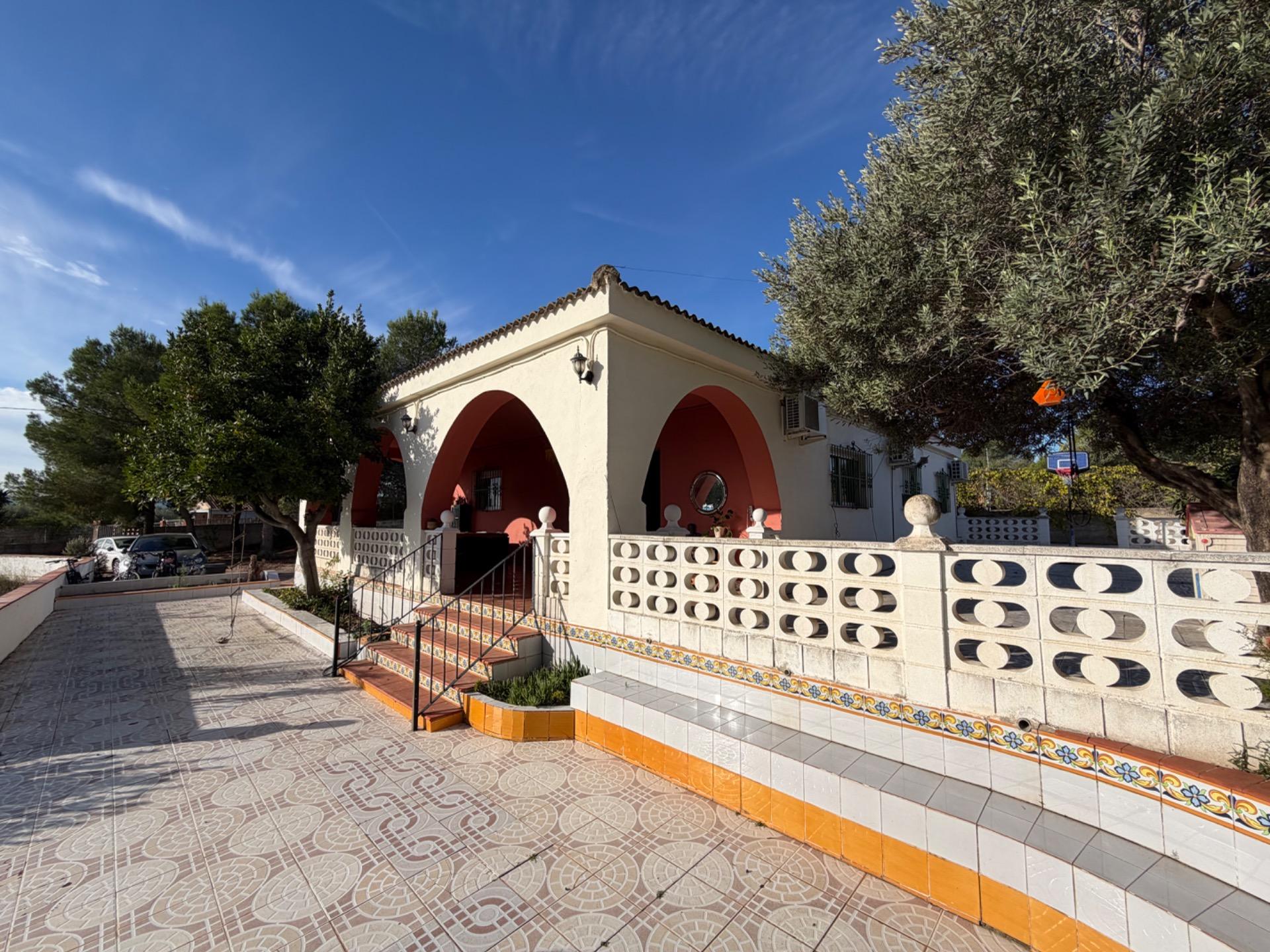 Villa for sale in Pedralba