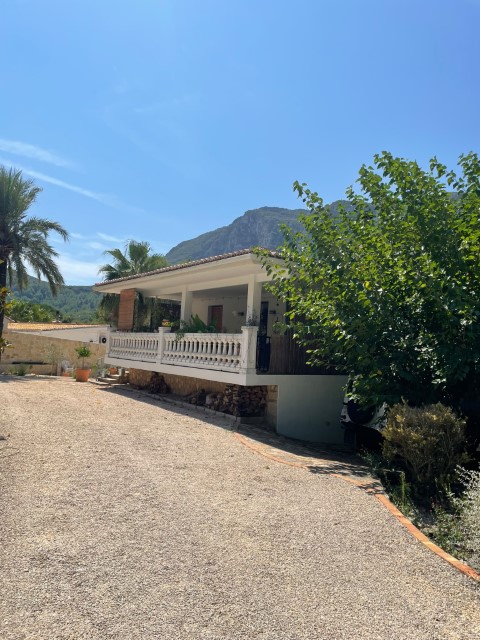 Villa for sale in La Drova