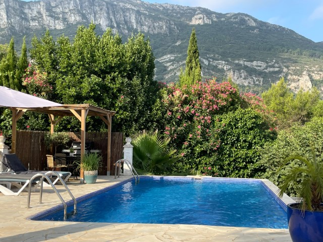 Villa for sale in La Drova