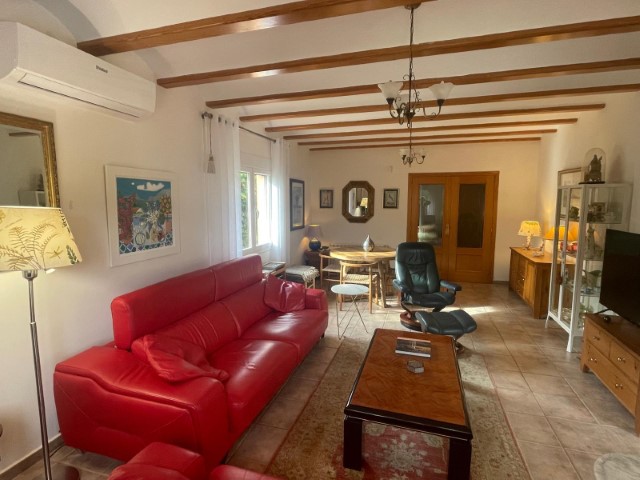 Villa for sale in La Drova